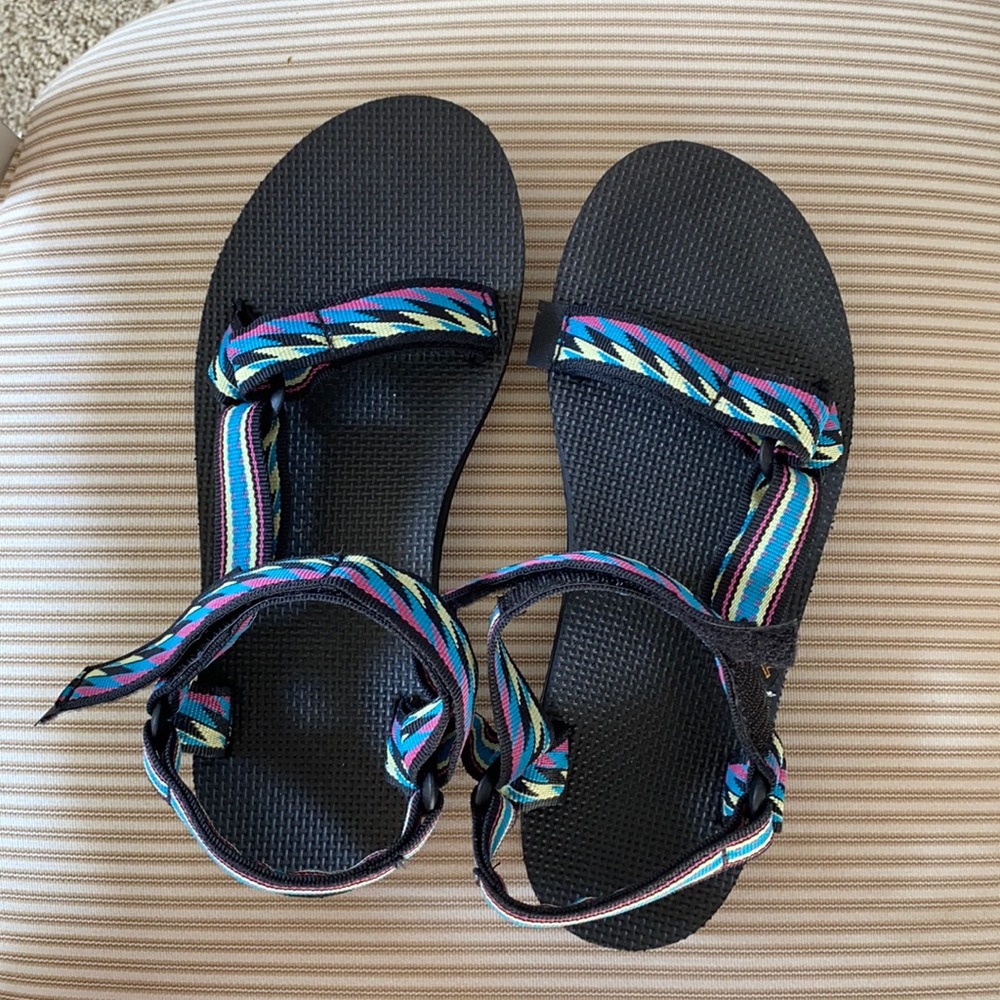 Retro Tevas